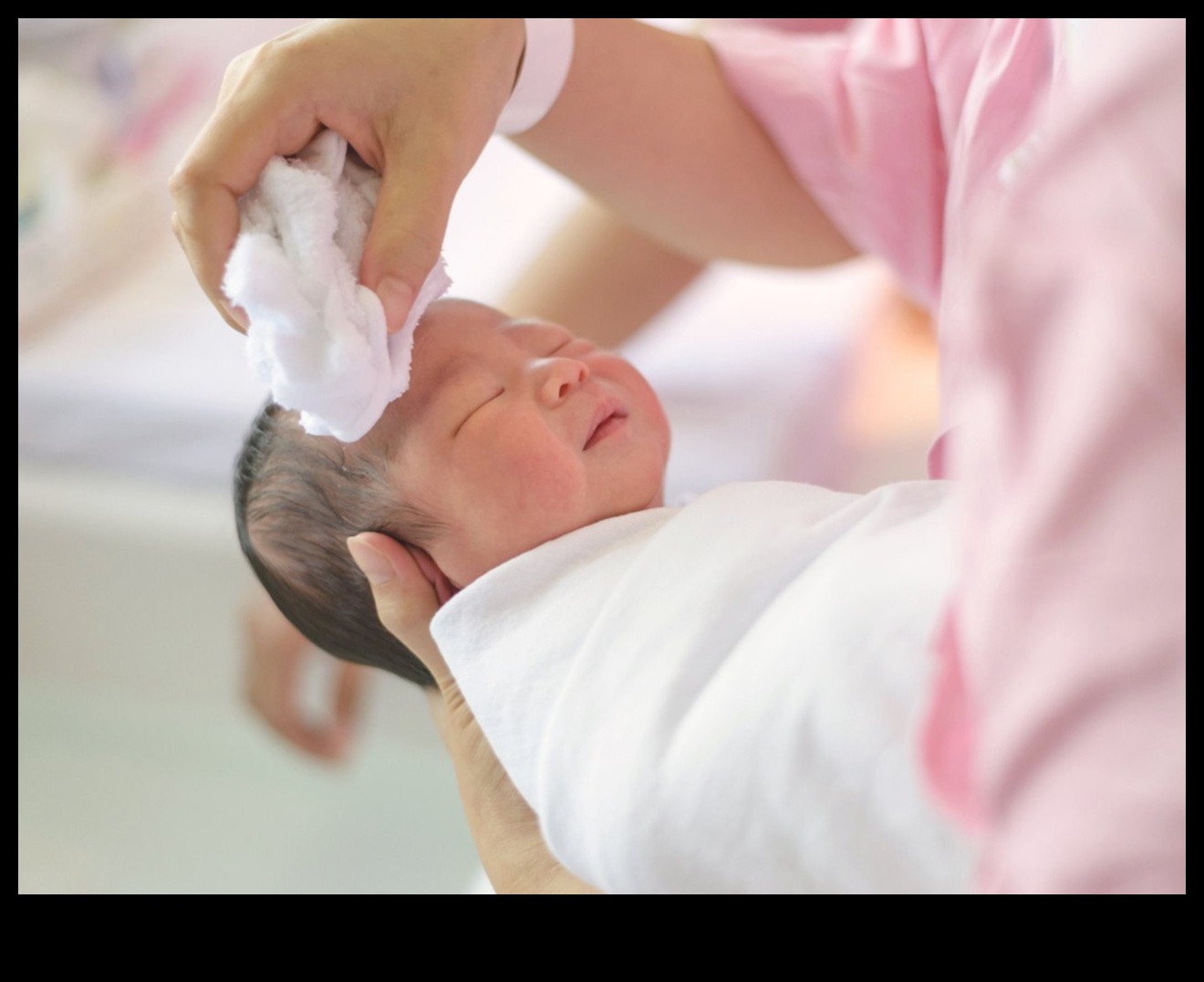 الاستمالة اللطيفة: العناية بالبشرة أثناء نمو الطفل