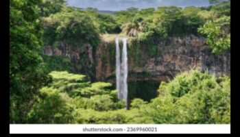 ما هو الدور الذي تلعبه الشلالات في تشكيل جماليات المناظر الطبيعية؟