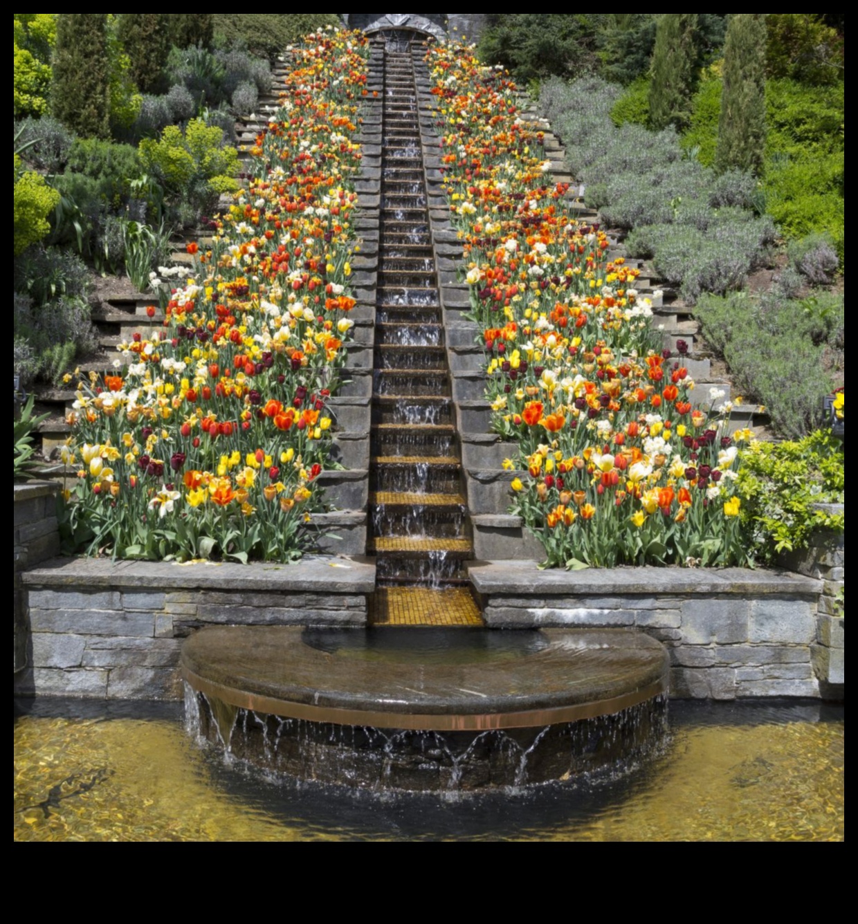 الحدائق السرية: جواهر مخفية بين المساحات الخضراء